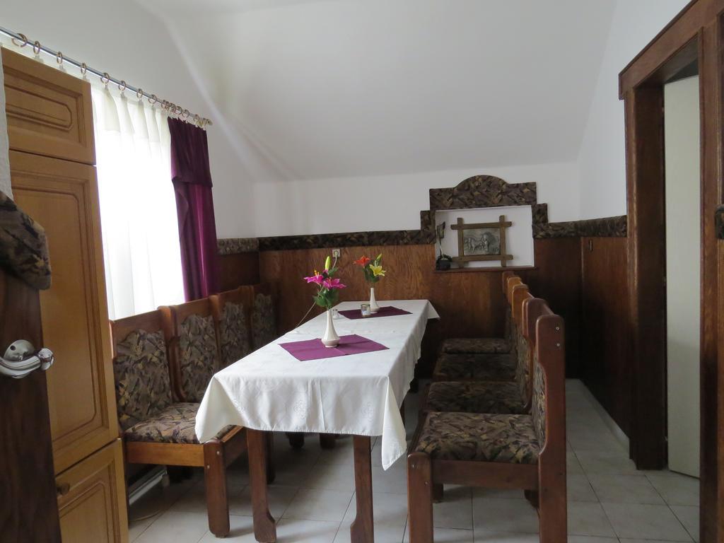 Rezkakas Fogado Bed and Breakfast Zirc Εξωτερικό φωτογραφία