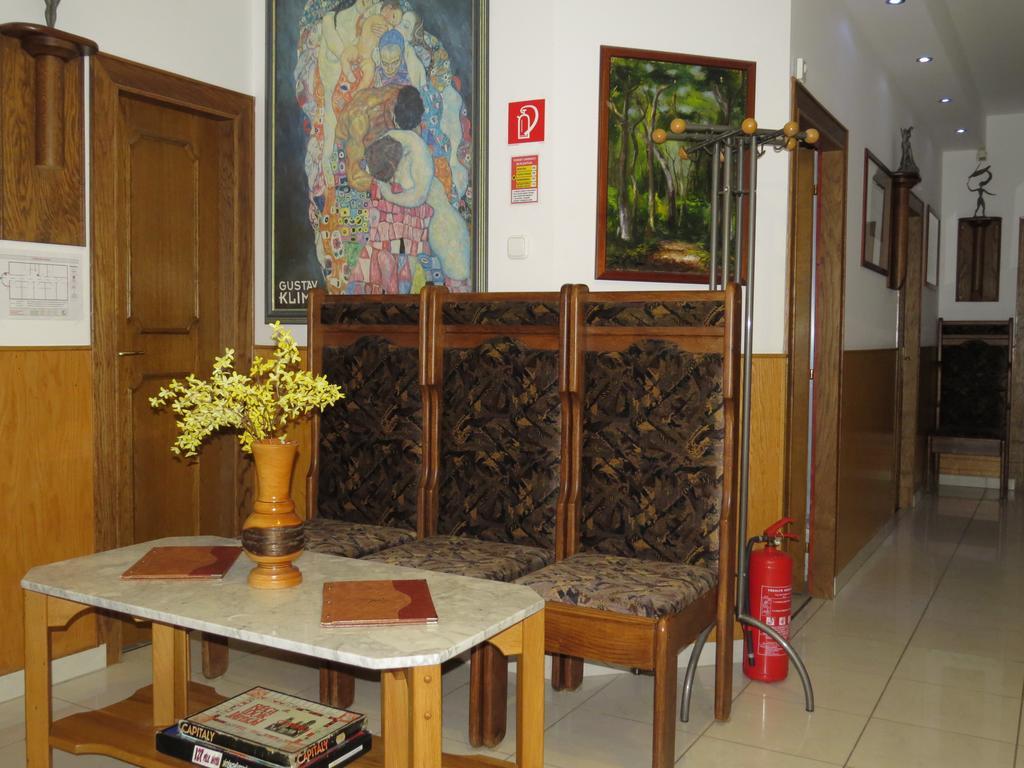Rezkakas Fogado Bed and Breakfast Zirc Εξωτερικό φωτογραφία